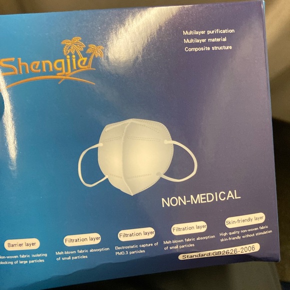 Mask new in box a must have two boxes - Picture 2 of 5